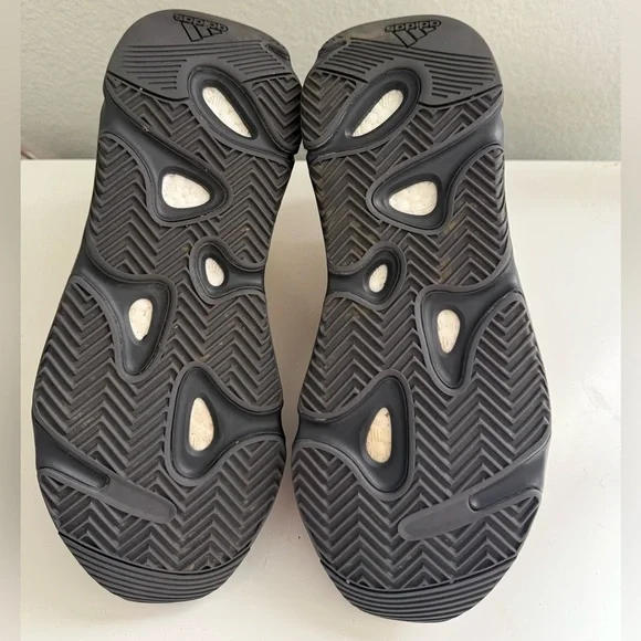 Adidas Yeezy Boost 700 MNVN 
Yeezy Wave Runner Sneakers in Gold and Black - Picture 8 of 10